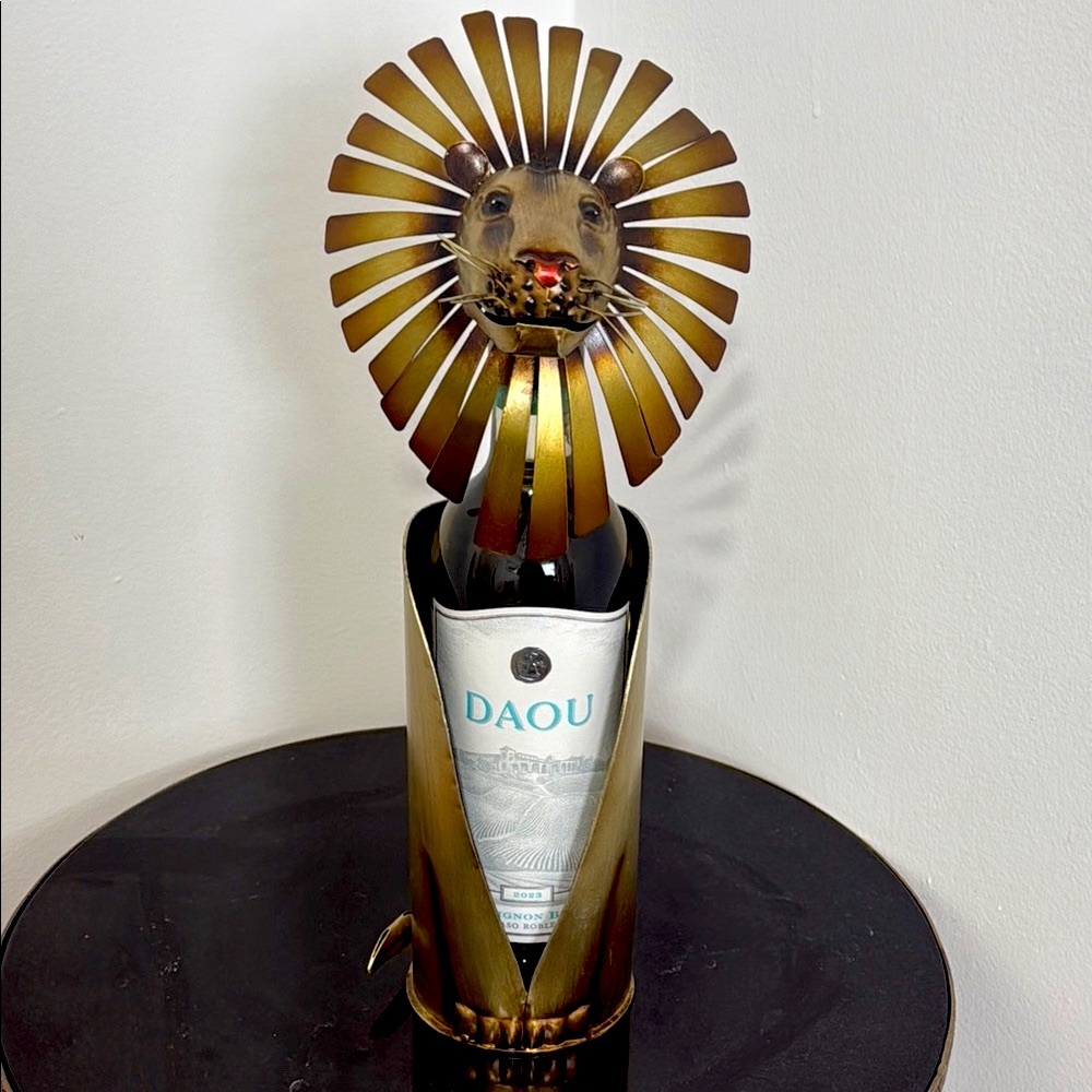 Vintage Pier 1 Gold Metal Lion Single Wine Bottle Holder Stand